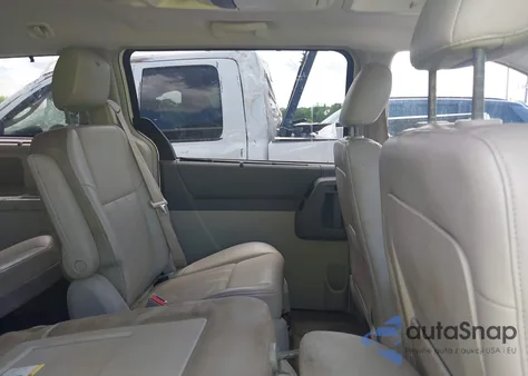 2008 Chrysler Town & Country Touring z USA, uszkodzony, nr VIN 2A8HR54P88R142331